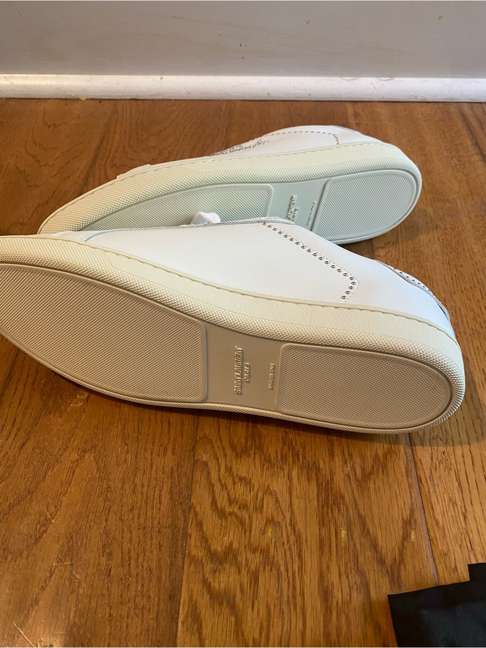 Saint Laurent White Leather Low-Top Sneakers with Stud Logo - Picture 11 of 15